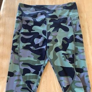 Zyia camo size 14-16. Like new condition
